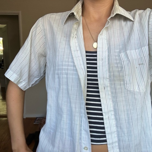 Lightweight button up - Picture 2 of 3